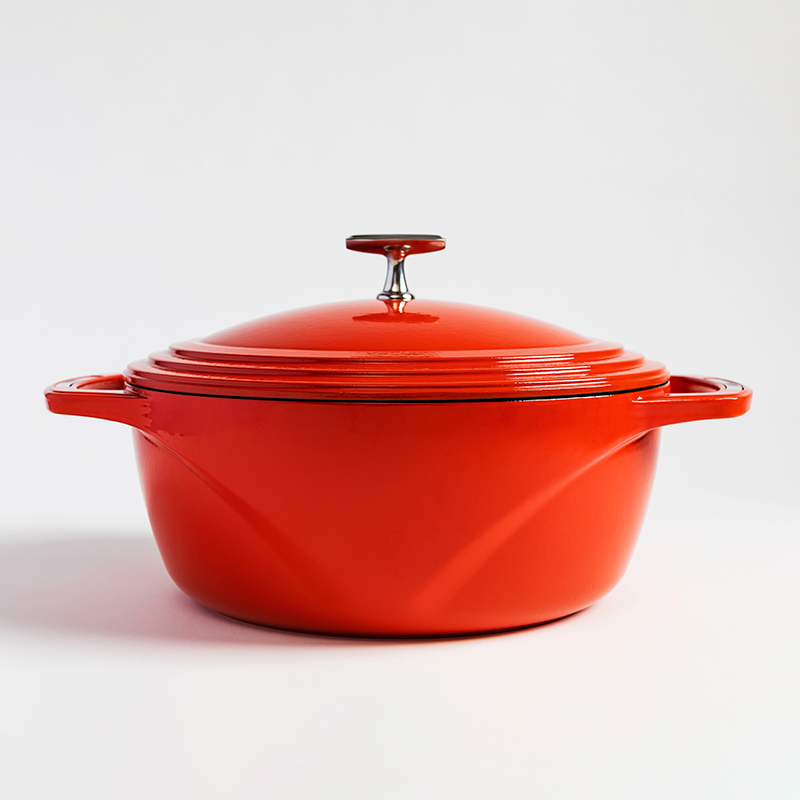LODGE 6 Quart USA Enamel Dutch Oven